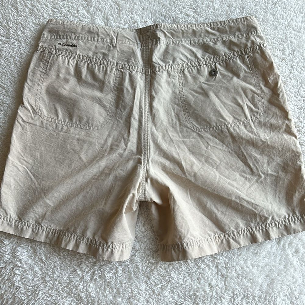 Vintage women’s Columbia hiking Tan Utility Cargo Shorts Cotton Nylon Small‎